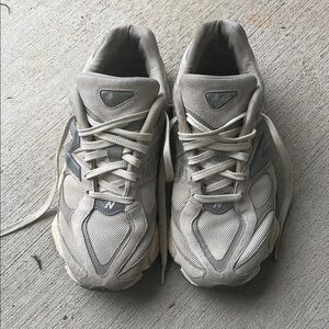 New Balance Gray/tan Sneakers